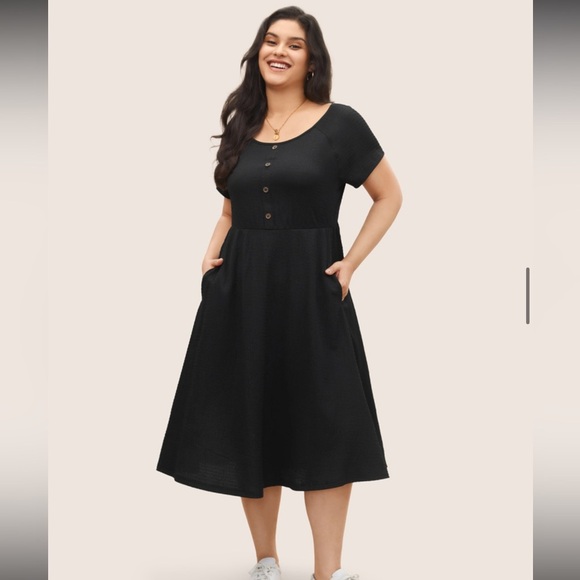 BloomChic Plus Size Boat Neck Raglan Sleeve Button Detail Dress - Picture 7 of 8